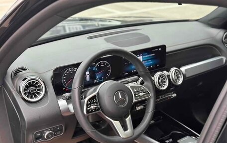 Mercedes-Benz GLB, 2021 год, 2 380 000 рублей, 14 фотография