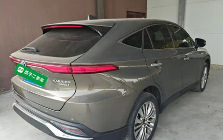 Toyota Harrier, 2022 год, 3 875 000 рублей, 6 фотография