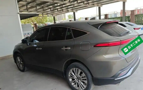Toyota Harrier, 2022 год, 3 875 000 рублей, 4 фотография