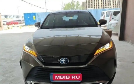 Toyota Harrier, 2022 год, 3 875 000 рублей, 2 фотография