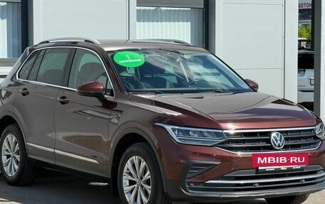 Volkswagen Tiguan II, 2021 год, 2 575 000 рублей, 3 фотография