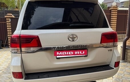 Toyota Land Cruiser 200, 2019 год, 7 500 000 рублей, 2 фотография