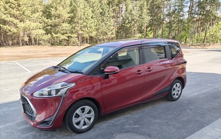 Toyota Sienta II, 2020 год, 2 100 000 рублей, 11 фотография