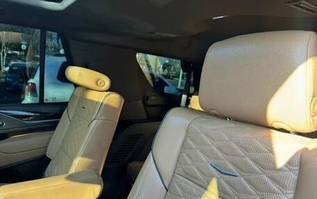 Cadillac Escalade V, 2022 год, 8 890 000 рублей, 10 фотография