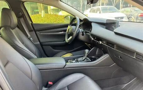 Mazda 3, 2021 год, 1 600 000 рублей, 8 фотография