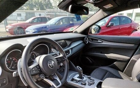 Alfa Romeo Giulia II, 2022 год, 3 480 000 рублей, 9 фотография