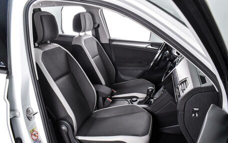 Volkswagen Tiguan II, 2019 год, 2 199 000 рублей, 8 фотография