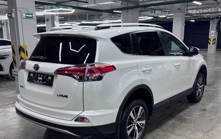 Toyota RAV4, 2019 год, 2 600 000 рублей, 6 фотография