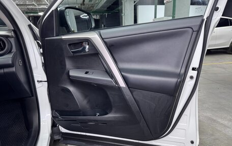 Toyota RAV4, 2019 год, 2 600 000 рублей, 19 фотография