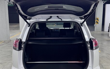 Toyota RAV4, 2019 год, 2 600 000 рублей, 22 фотография