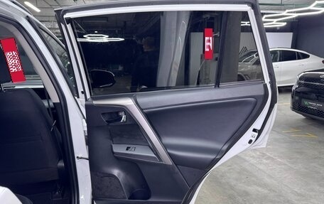 Toyota RAV4, 2019 год, 2 600 000 рублей, 17 фотография