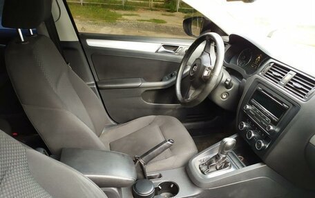 Volkswagen Jetta VI, 2013 год, 922 000 рублей, 12 фотография