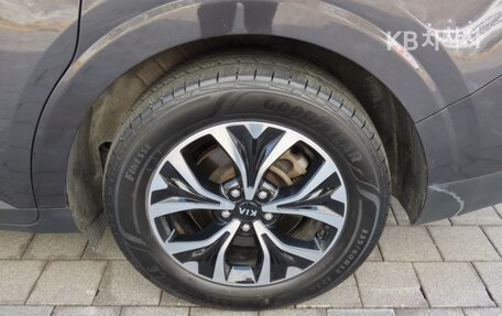KIA Carnival, 2020 год, 2 175 000 рублей, 19 фотография