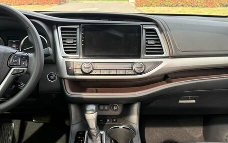 Toyota Highlander III, 2020 год, 2 900 000 рублей, 13 фотография