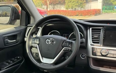 Toyota Highlander III, 2020 год, 2 900 000 рублей, 9 фотография