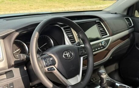 Toyota Highlander III, 2020 год, 2 900 000 рублей, 11 фотография