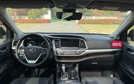 Toyota Highlander III, 2020 год, 2 900 000 рублей, 18 фотография