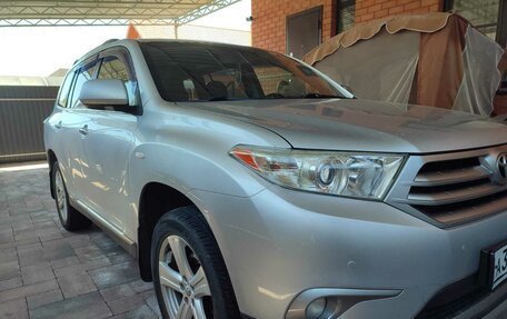 Toyota Highlander III, 2011 год, 2 250 000 рублей, 5 фотография