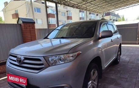Toyota Highlander III, 2011 год, 2 250 000 рублей, 10 фотография