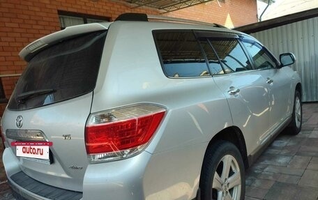 Toyota Highlander III, 2011 год, 2 250 000 рублей, 8 фотография