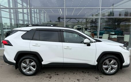 Toyota RAV4, 2020 год, 3 030 000 рублей, 3 фотография