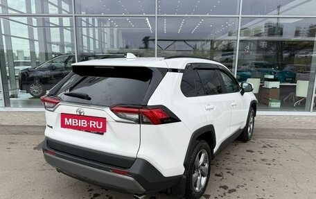 Toyota RAV4, 2020 год, 3 030 000 рублей, 4 фотография
