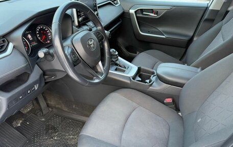 Toyota RAV4, 2020 год, 3 030 000 рублей, 13 фотография