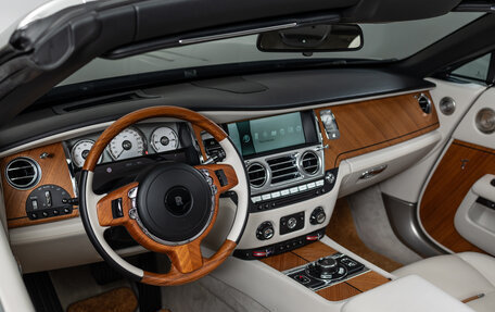 Rolls-Royce Dawn, 2016 год, 36 990 000 рублей, 16 фотография