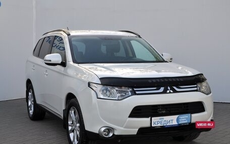 Mitsubishi Outlander III рестайлинг 3, 2014 год, 1 649 000 рублей, 3 фотография