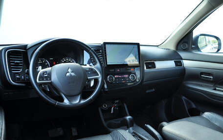 Mitsubishi Outlander III рестайлинг 3, 2014 год, 1 649 000 рублей, 12 фотография