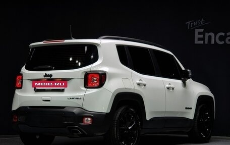 Jeep Renegade I рестайлинг, 2022 год, 1 560 000 рублей, 2 фотография