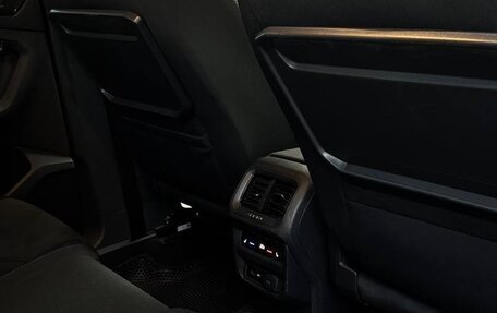 Volkswagen Tiguan II, 2018 год, 2 515 000 рублей, 6 фотография