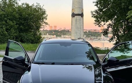 Volkswagen Tiguan II, 2018 год, 2 515 000 рублей, 2 фотография