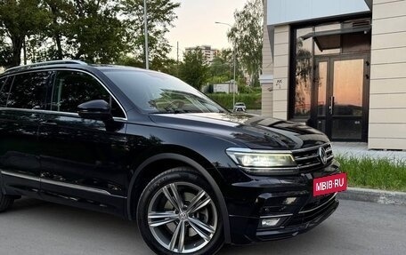 Volkswagen Tiguan II, 2018 год, 2 515 000 рублей, 4 фотография