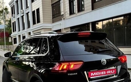 Volkswagen Tiguan II, 2018 год, 2 515 000 рублей, 3 фотография