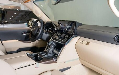 Toyota Land Cruiser, 2025 год, 15 500 100 рублей, 8 фотография