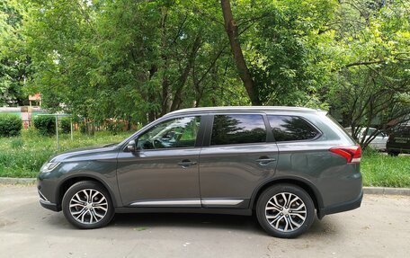 Mitsubishi Outlander III рестайлинг 3, 2015 год, 2 100 000 рублей, 1 фотография