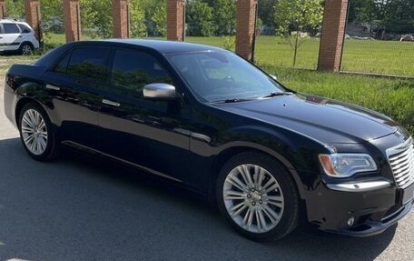 Chrysler 300C II, 2012 год, 2 250 000 рублей, 2 фотография
