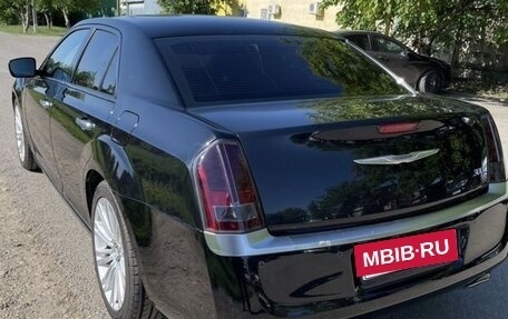 Chrysler 300C II, 2012 год, 2 250 000 рублей, 4 фотография