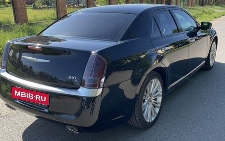 Chrysler 300C II, 2012 год, 2 250 000 рублей, 3 фотография
