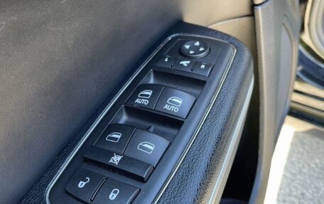 Chrysler 300C II, 2012 год, 2 250 000 рублей, 22 фотография