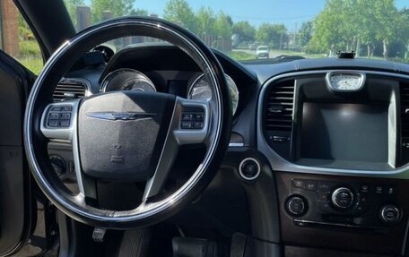 Chrysler 300C II, 2012 год, 2 250 000 рублей, 20 фотография
