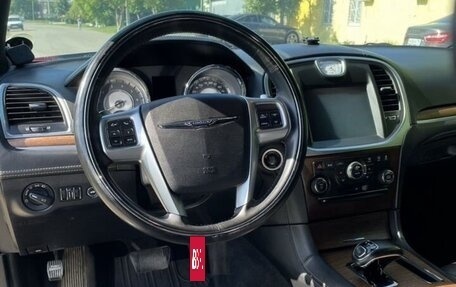 Chrysler 300C II, 2012 год, 2 250 000 рублей, 18 фотография