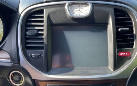 Chrysler 300C II, 2012 год, 2 250 000 рублей, 24 фотография