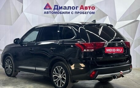 Mitsubishi Outlander III рестайлинг 3, 2016 год, 1 630 000 рублей, 6 фотография