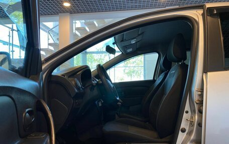 Renault Logan II, 2019 год, 1 230 000 рублей, 16 фотография