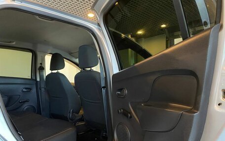 Renault Logan II, 2019 год, 1 230 000 рублей, 26 фотография