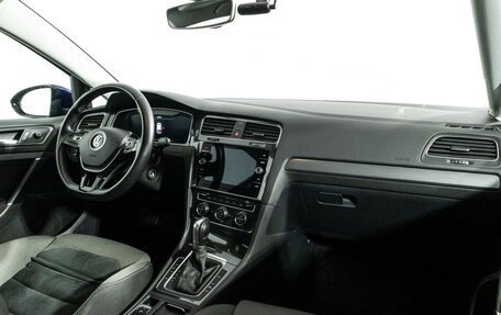 Volkswagen Golf VII, 2018 год, 1 975 500 рублей, 9 фотография