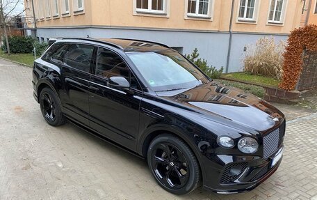 Bentley Bentayga I, 2022 год, 17 300 000 рублей, 2 фотография