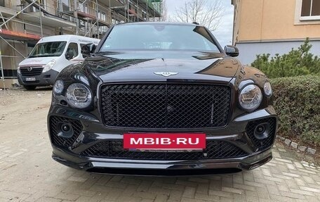 Bentley Bentayga I, 2022 год, 17 300 000 рублей, 3 фотография